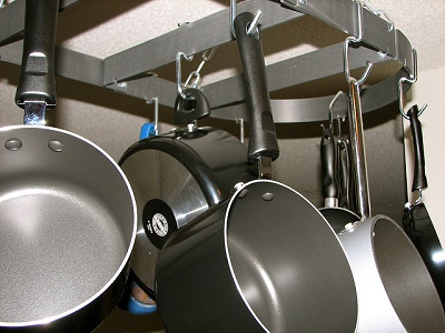 kitchen-pots-and-pans